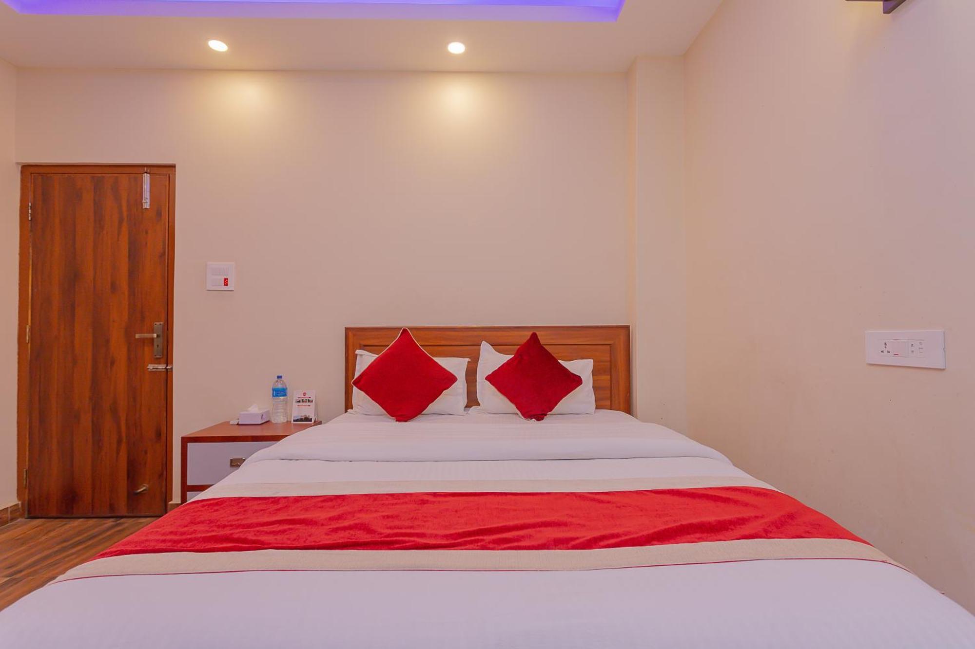Oyo 799 Hotel Tik Tok Pvt Ltd. Katmandou Extérieur photo