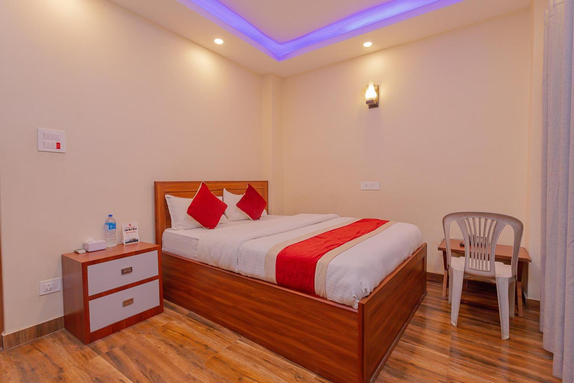 Oyo 799 Hotel Tik Tok Pvt Ltd. Katmandou Extérieur photo